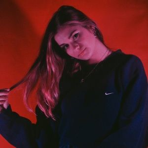 Meet your Posher, Adriana